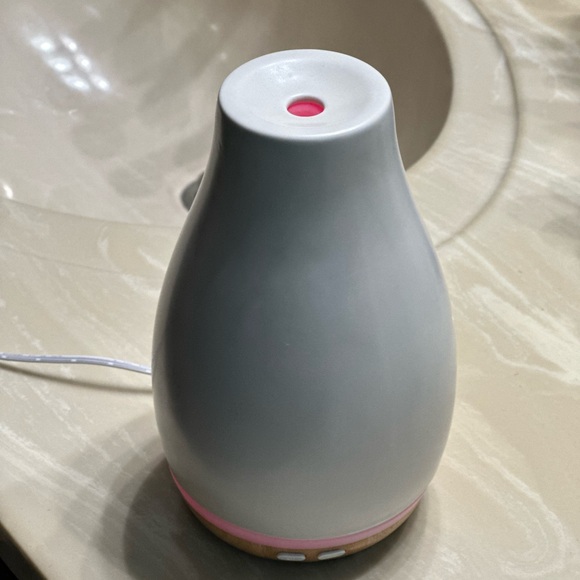Essential Oil Diffuser - Picture 5 of 10